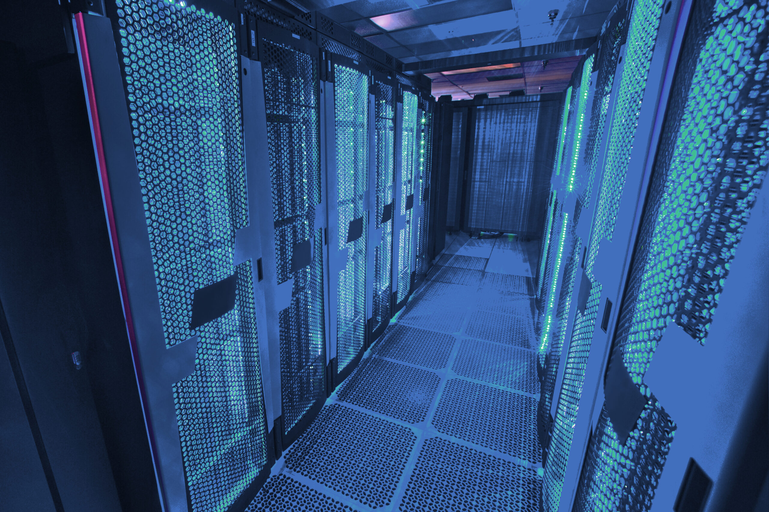 five-reasons-to-use-debian-as-your-linux-server-os