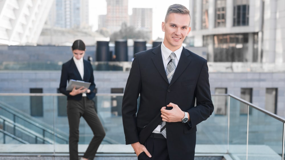 business-professional-attire-vs-business-casual